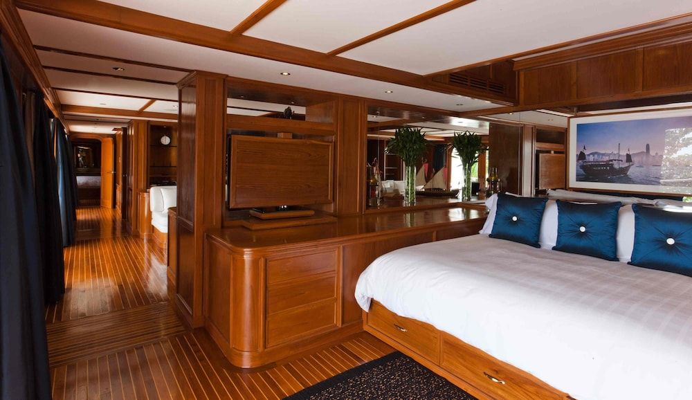 6 Bedroom Ocean Front Residence (RV29)