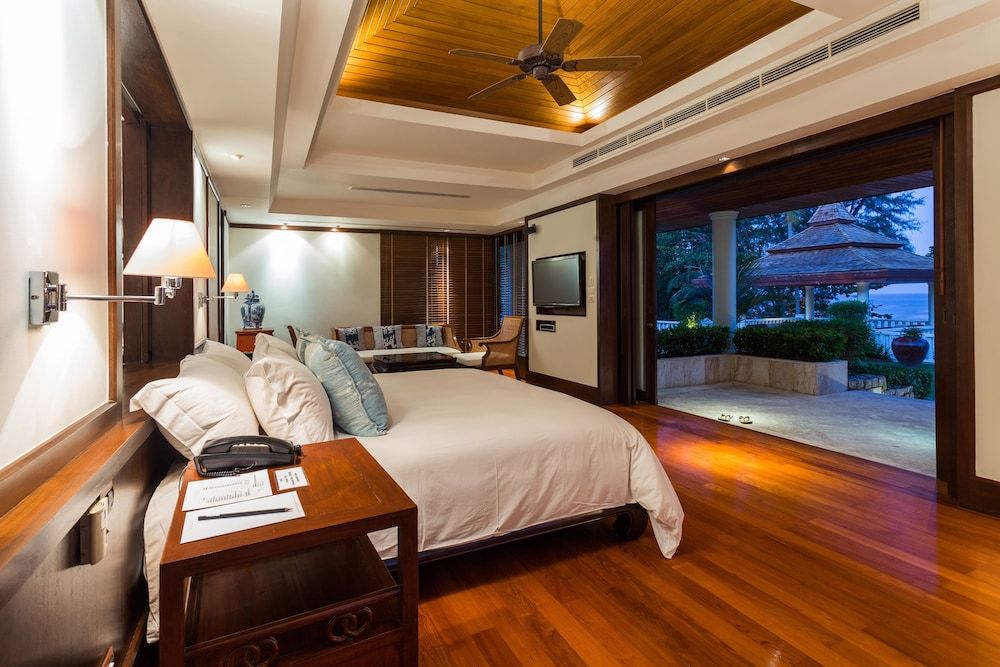 9 Bedroom Ocean Front Residence (RV2)