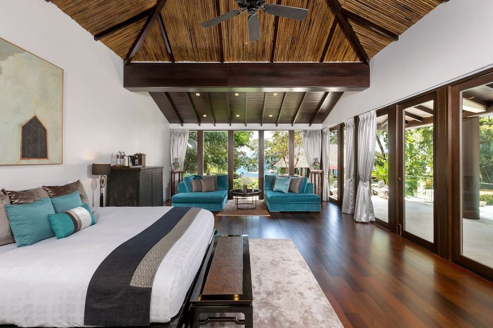 5 Bedroom Ocean Front Residence (RV04)
