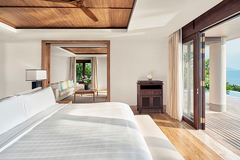 Signature Ocean View Pool Suite