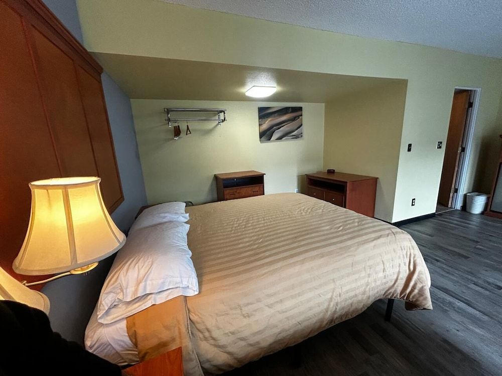Room, 1 King Bed, Non Smoking
