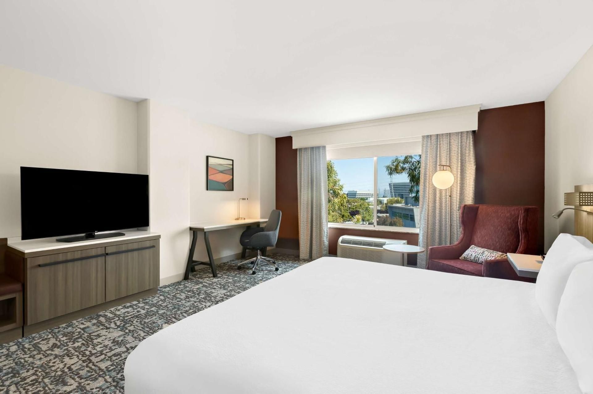 1 King Bed