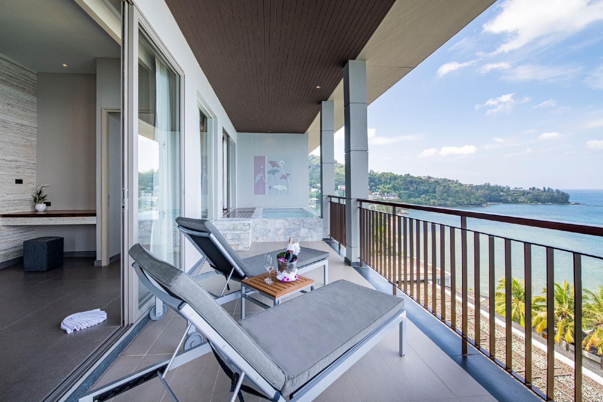 Executive Sea View Penthouse with Plunge Pool