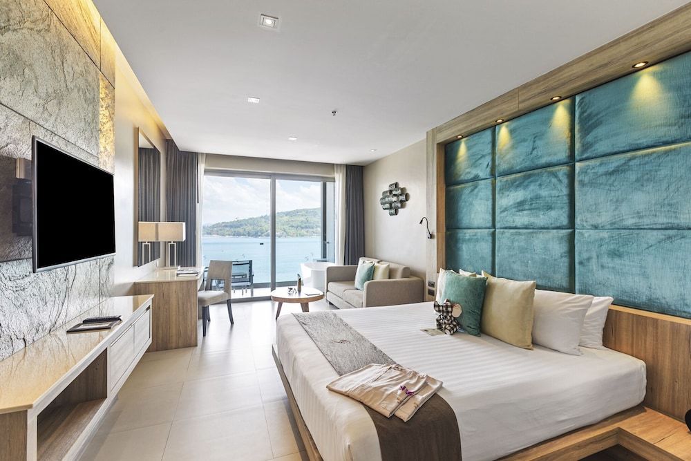 Deluxe Room, 1 King Bed, Sea View