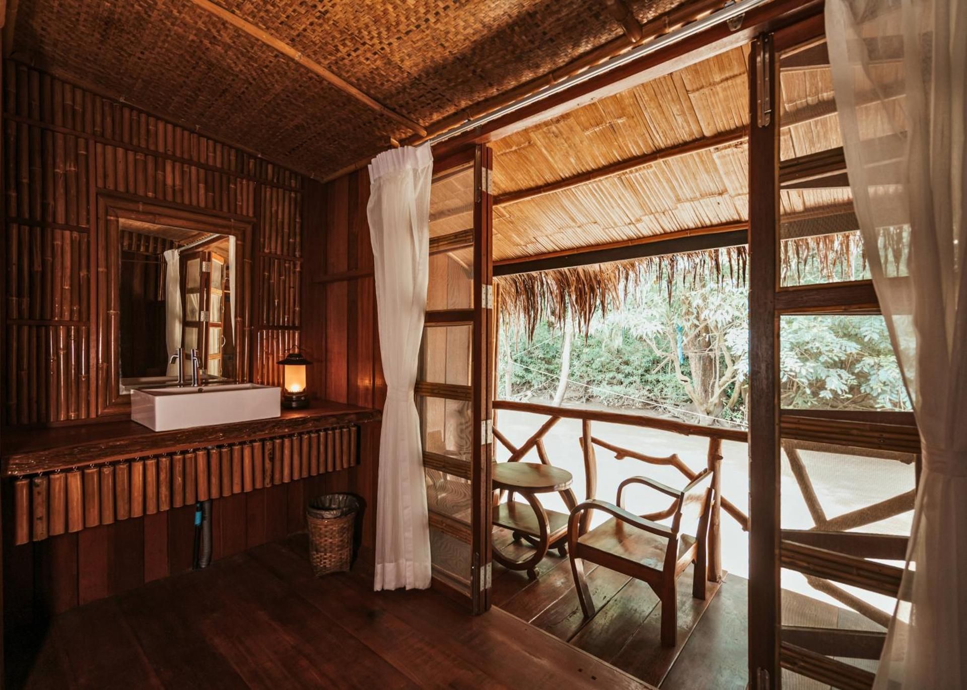 Jungle Vibe Quad with Breakfast & Dinner include join boat check in - check out