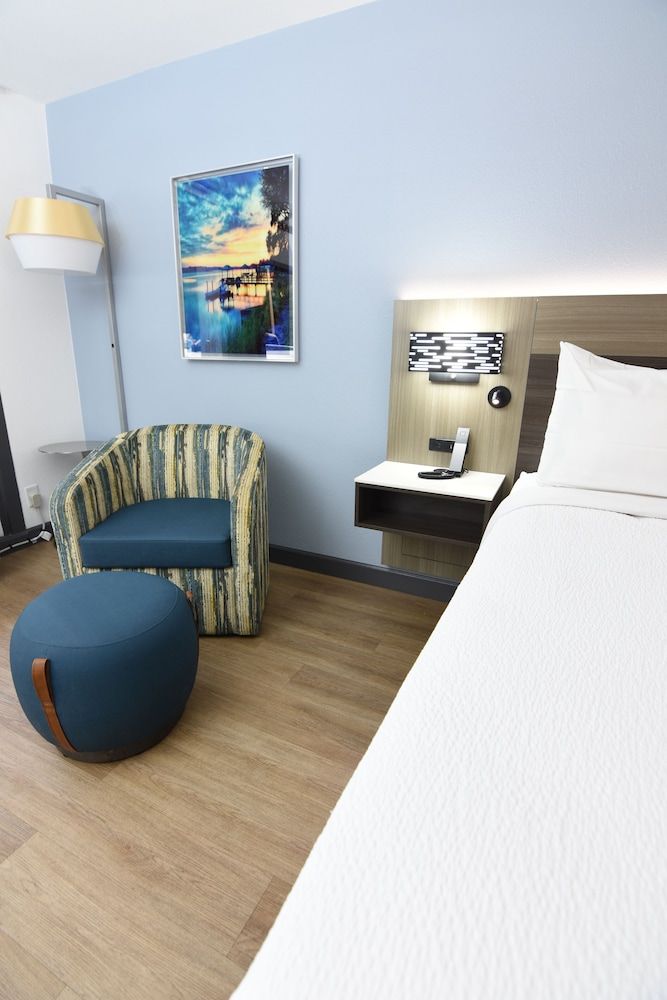 Standard Room, 1 King Bed, Accessible, Non Smoking