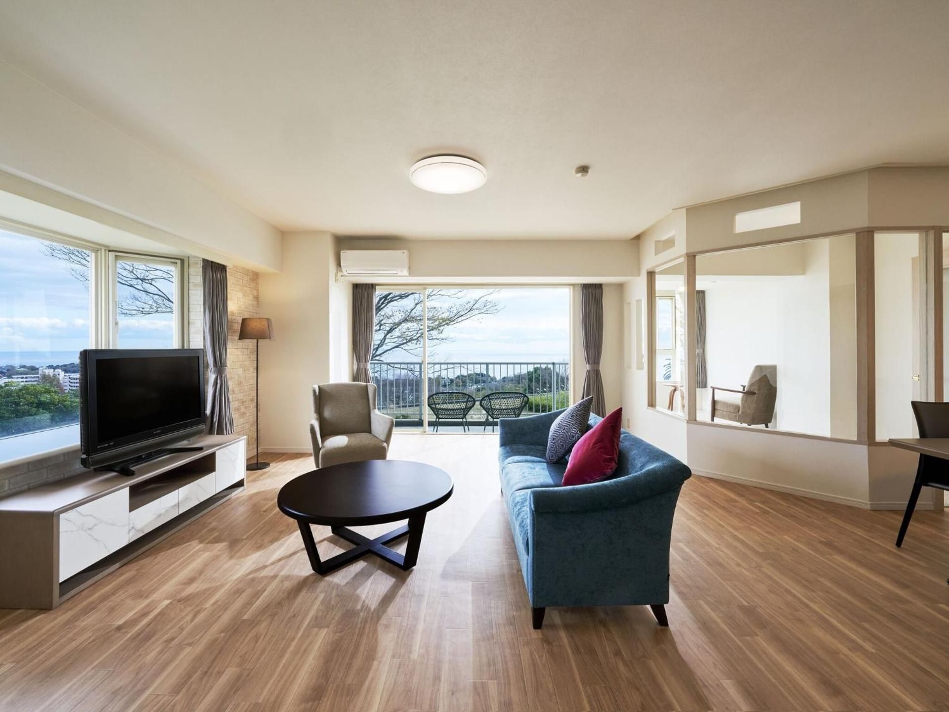Corner 2-Bedroom Suite