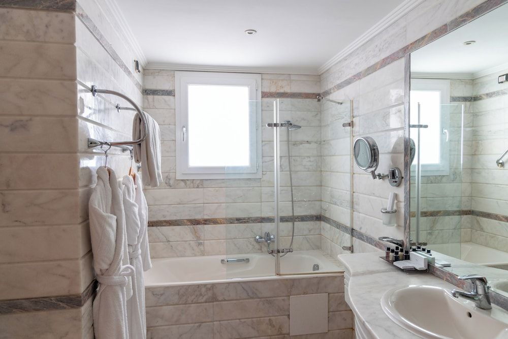 Tunis Grand Hotel Superior Double or Twin Room 4