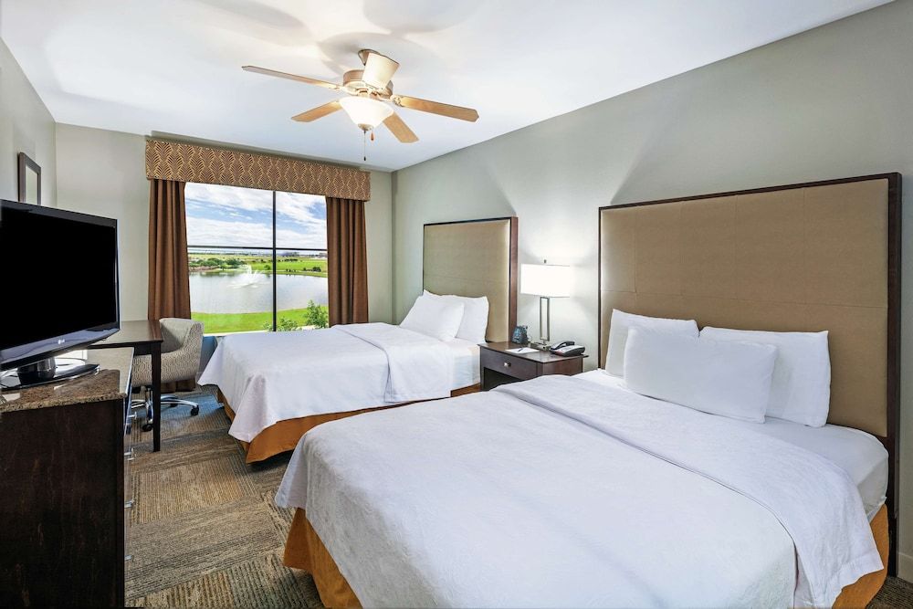Suite, 2 Queen Beds, Accessible, Bathtub