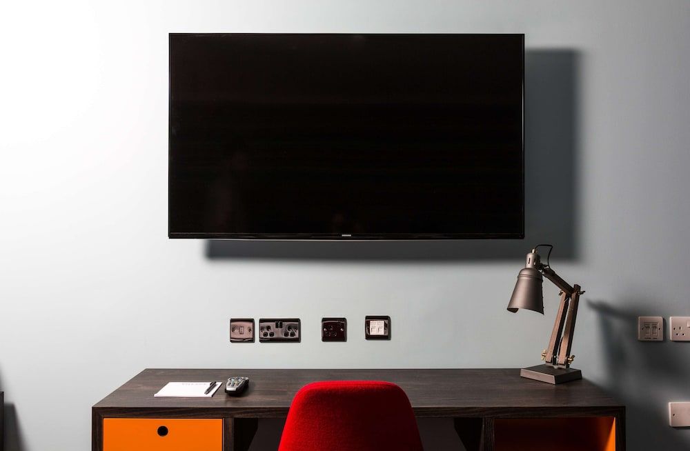 Village Hotel Solihull Double Room, 1 Double Bed 8