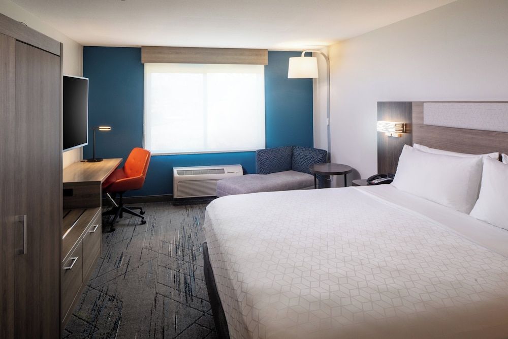 Standard Room, 1 King Bed, Accessible (Mobility Accessible)