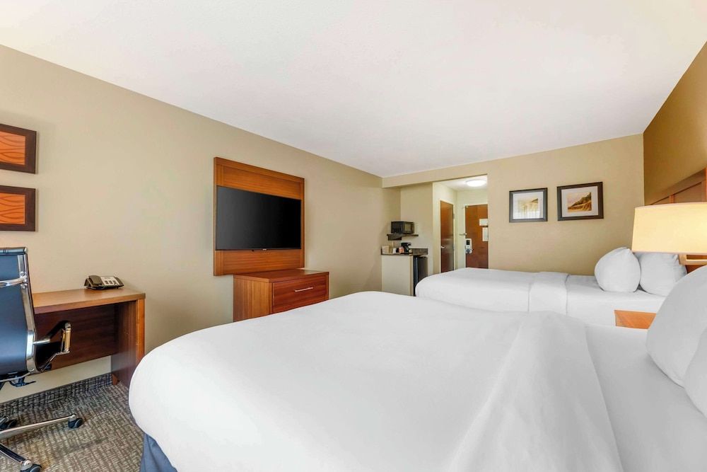 Standard Room, 2 Queen Beds, Accessible, Non Smoking (Roll-In Shower)