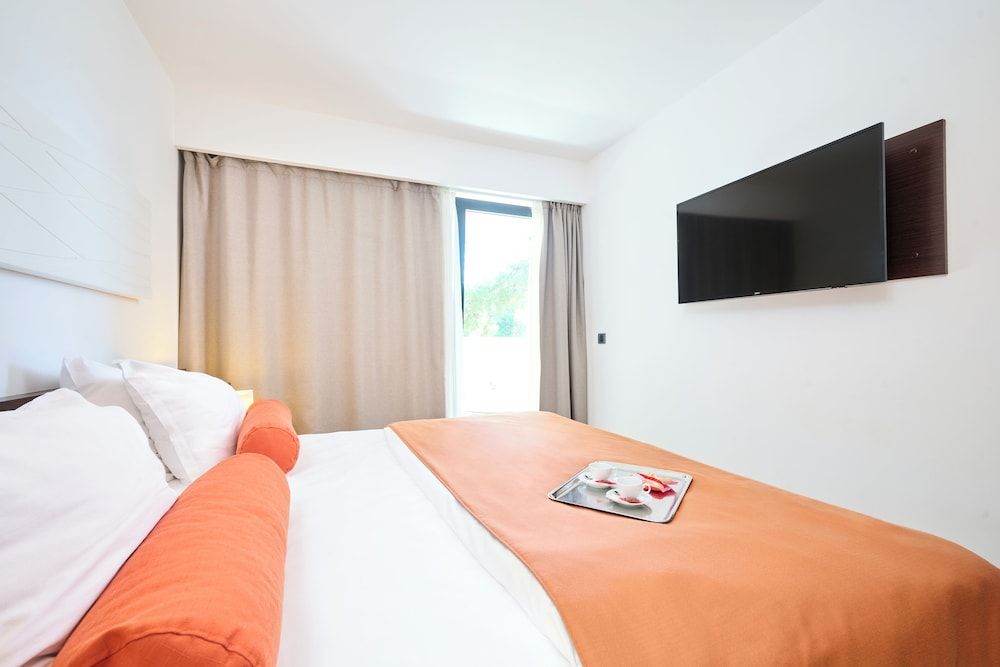Suite, Balcony, Park View