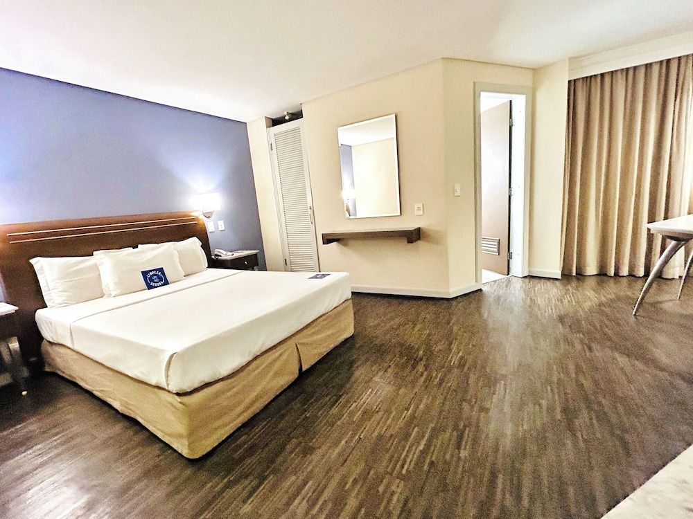 Executive Suite, 1 Queen Bed