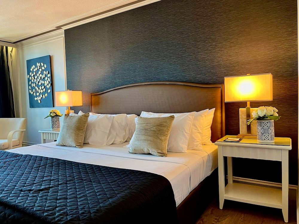 Premier Room