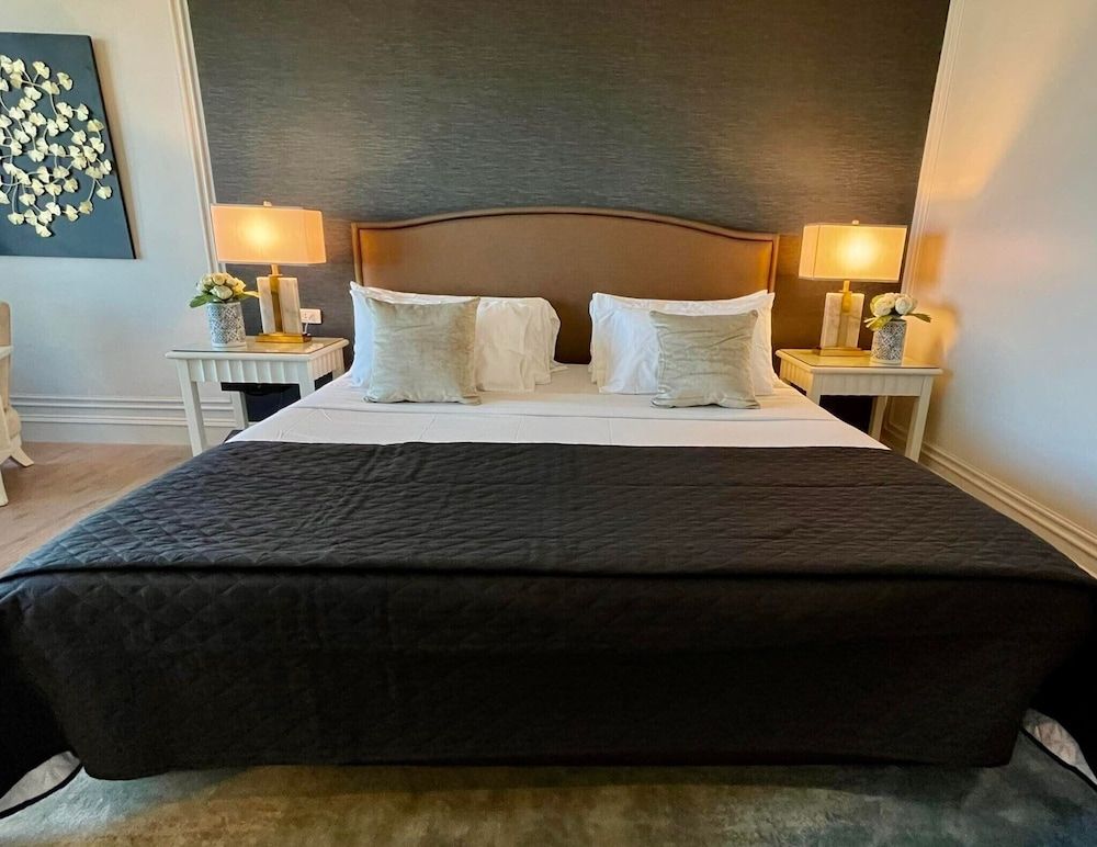 Grand Regal Hotel Davao Deluxe Room 2