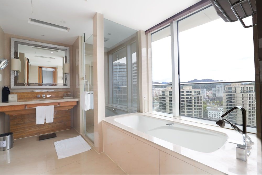 Club Suite, 1 Bedroom, Garden View