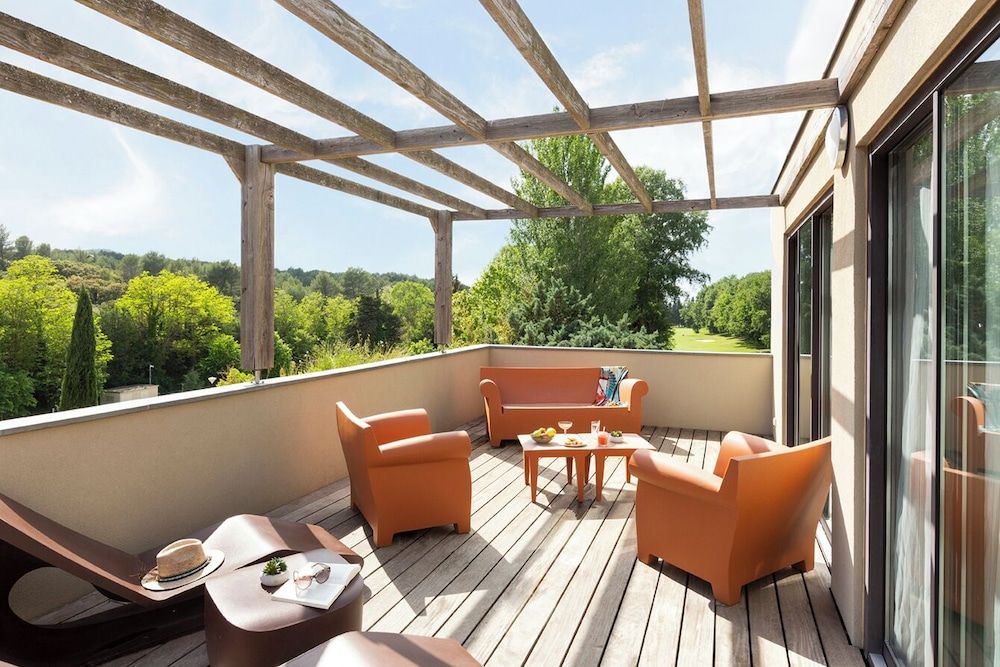 Moulin de Vernègues Hôtel & Spa Suite, Terrace 4