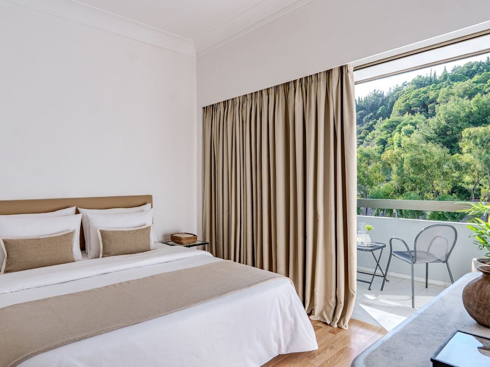 Premier Family Guestroom Inland View