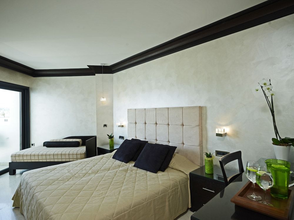 Twin Room, Partial Sea View