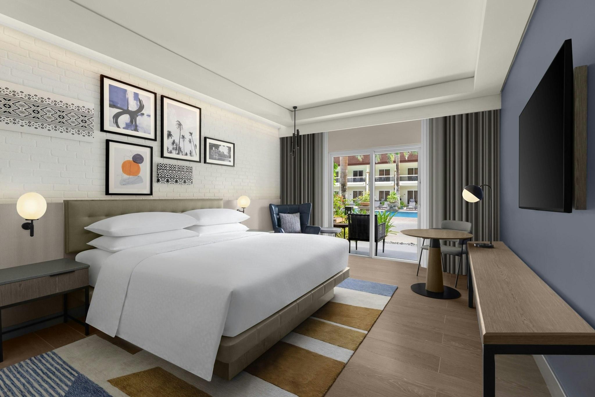 Superior, Guest room, 1 King, Pool view, Balcony