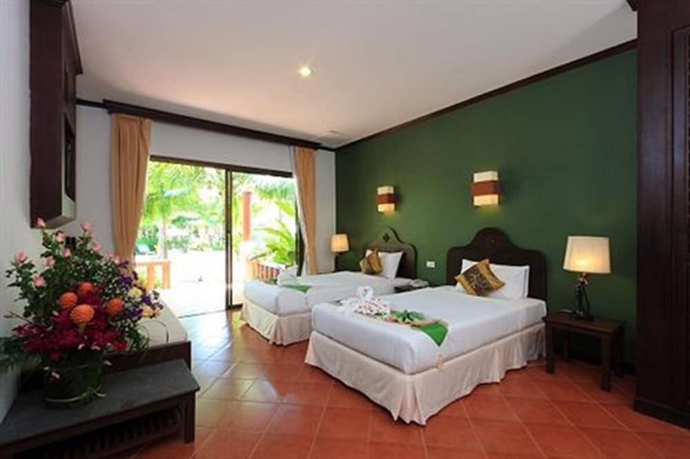 Fanari Khaolak Resort - Courtyard Zone Deluxe Bungalow, Courtyard Area 2