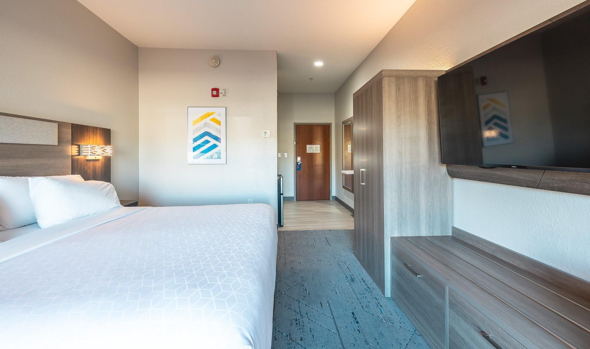 1 King Bed Feature Non-Smoking