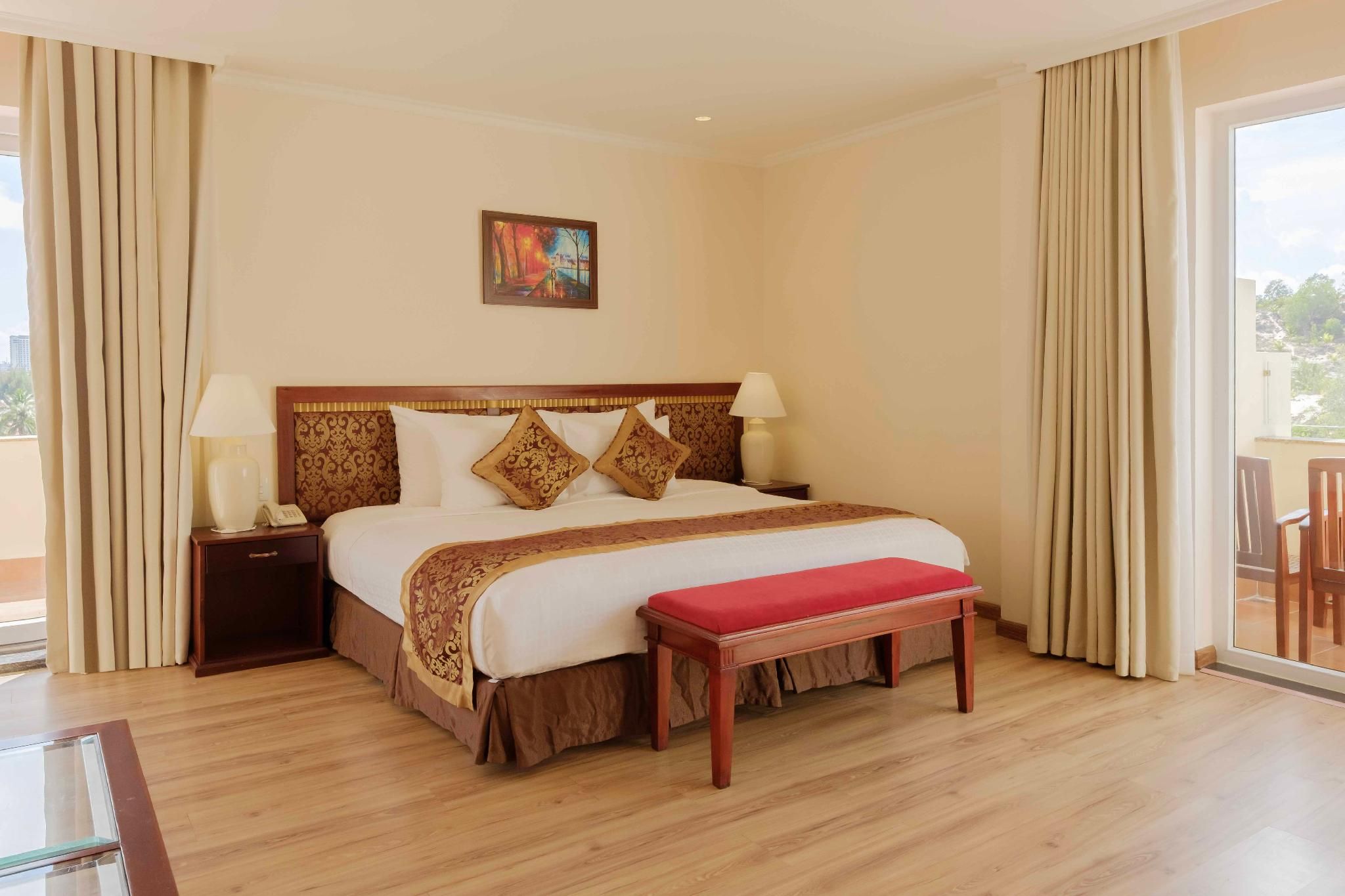 Deluxe Suite