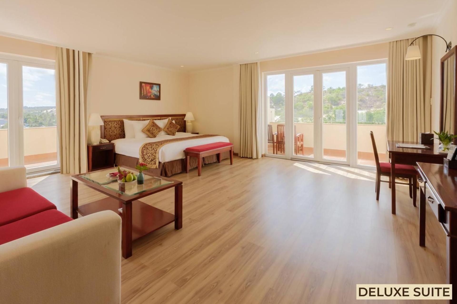 Deluxe Suite Hill Double