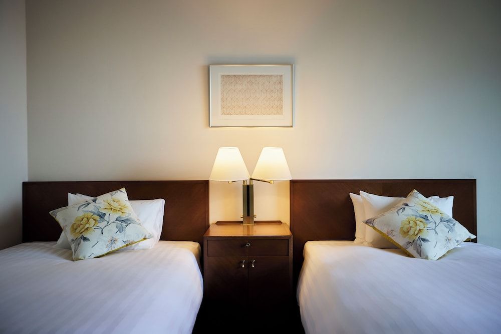 Hakone Hotel Superior Twin Room with Lake View, Non Smoking 3