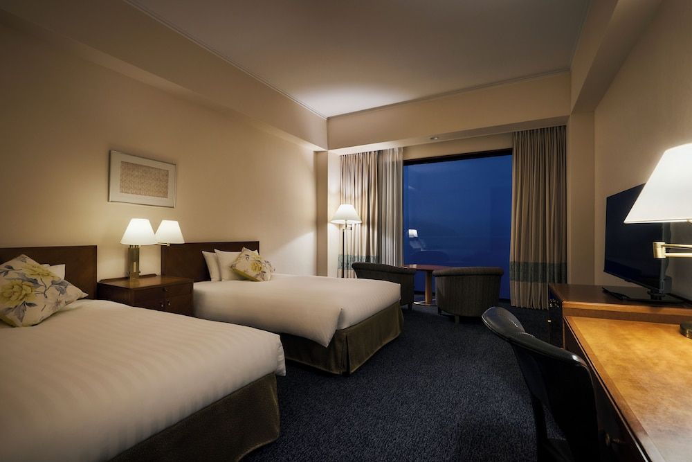 Hakone Hotel Superior Twin Room with Lake View, Non Smoking 2