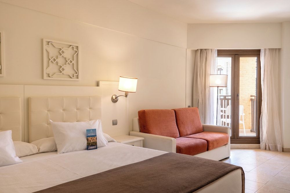 Family Room, Partial Sea View (2 Adults + 2 Children)