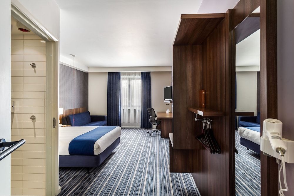 Holiday Inn Express Colchester by IHG Standard Room, 1 Double Bed, Accessible 2