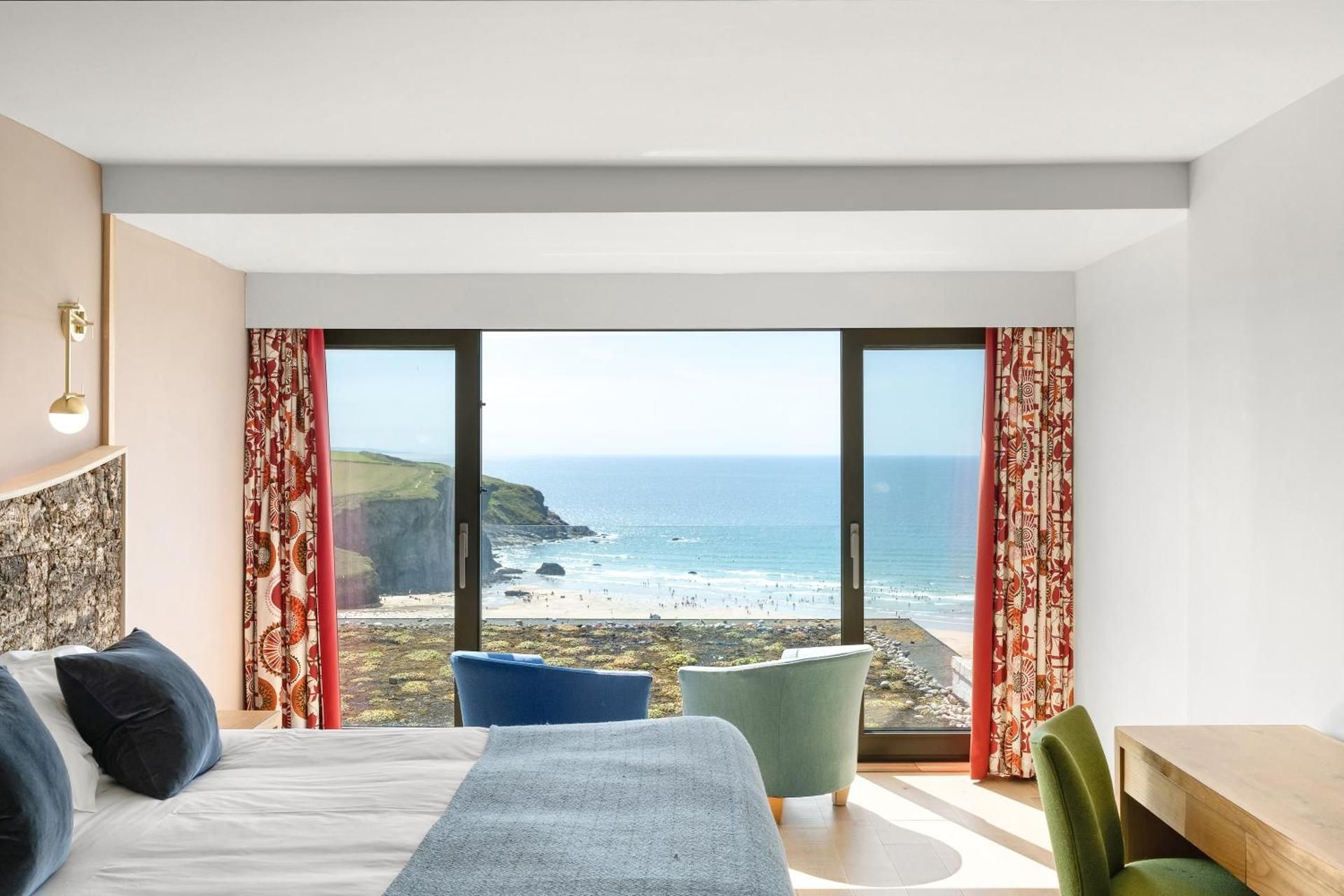 Spacious Sea View Double/Twin