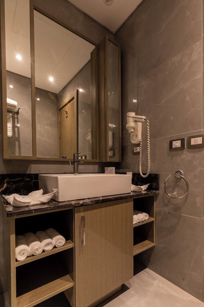 Porto Marina Resort & Spa Al Alamein Family Room, Pool View 5