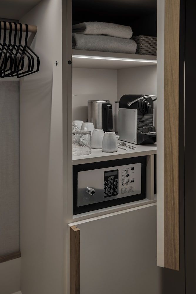 ADELANTE Boutique Hotel Adelante Double Room Courtyard View 8