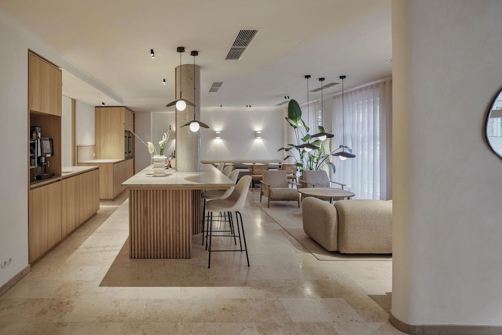 undefined ADELANTE Boutique Hotel 9