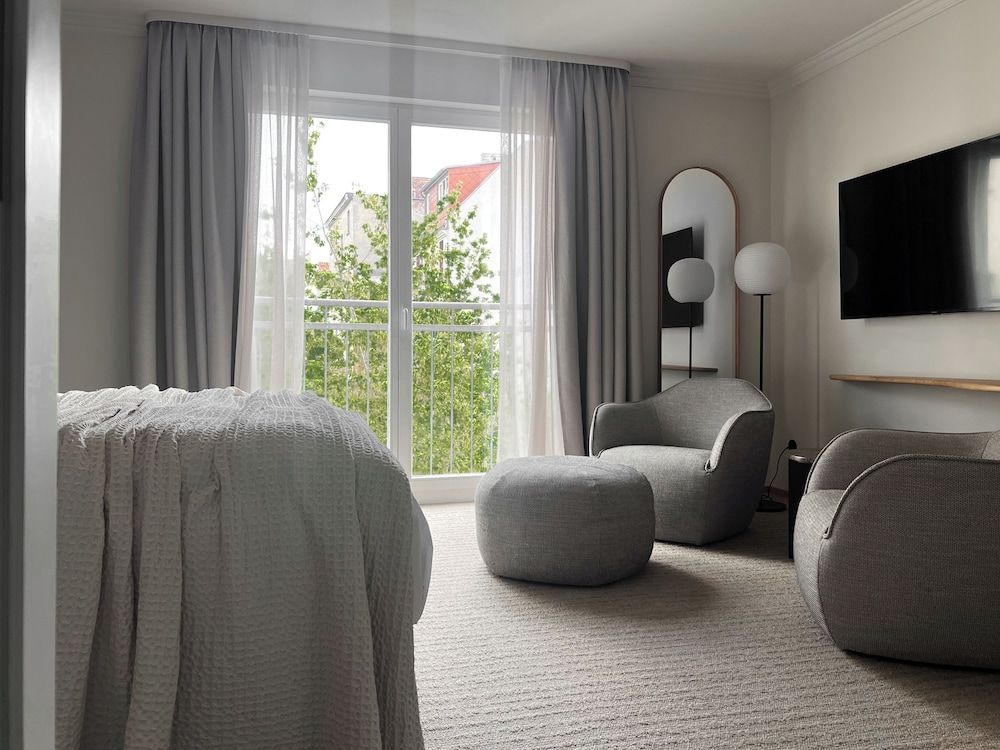 ADELANTE Boutique Hotel Adelante Double Room Courtyard View 6