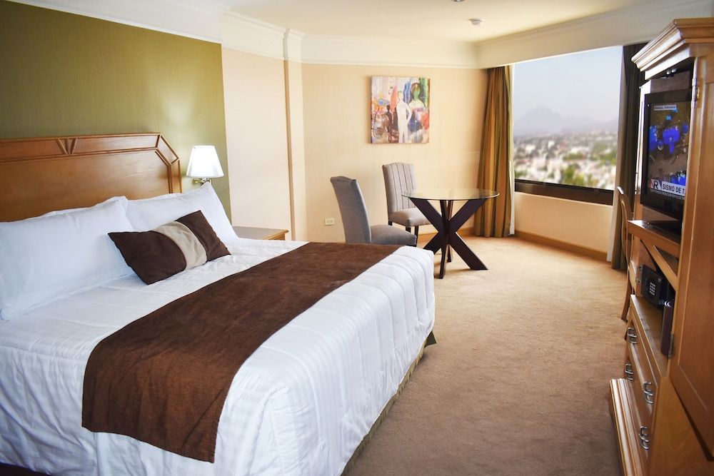 Hotel San Luis Lindavista Deluxe Room, 1 King Bed