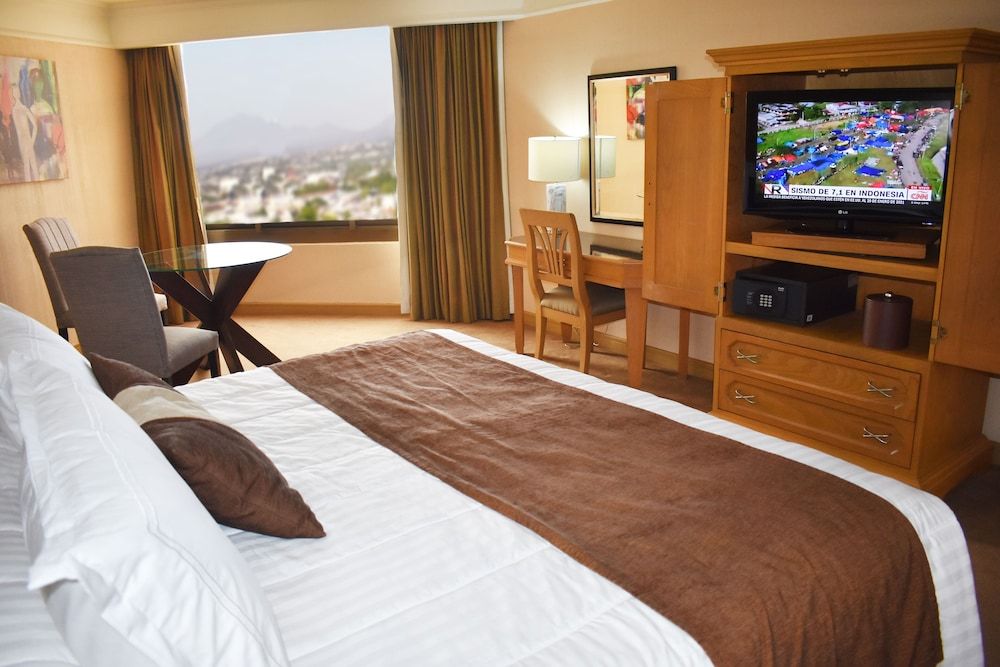 Hotel San Luis Lindavista Deluxe Room, 1 King Bed 2