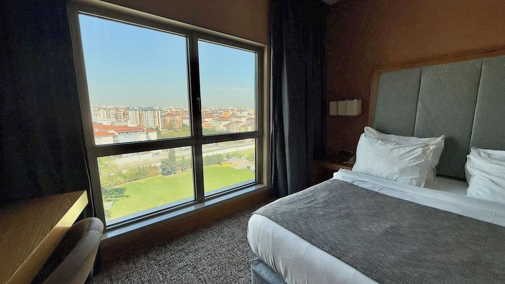 The Green Park Pendik Standard Double Room, City View 5