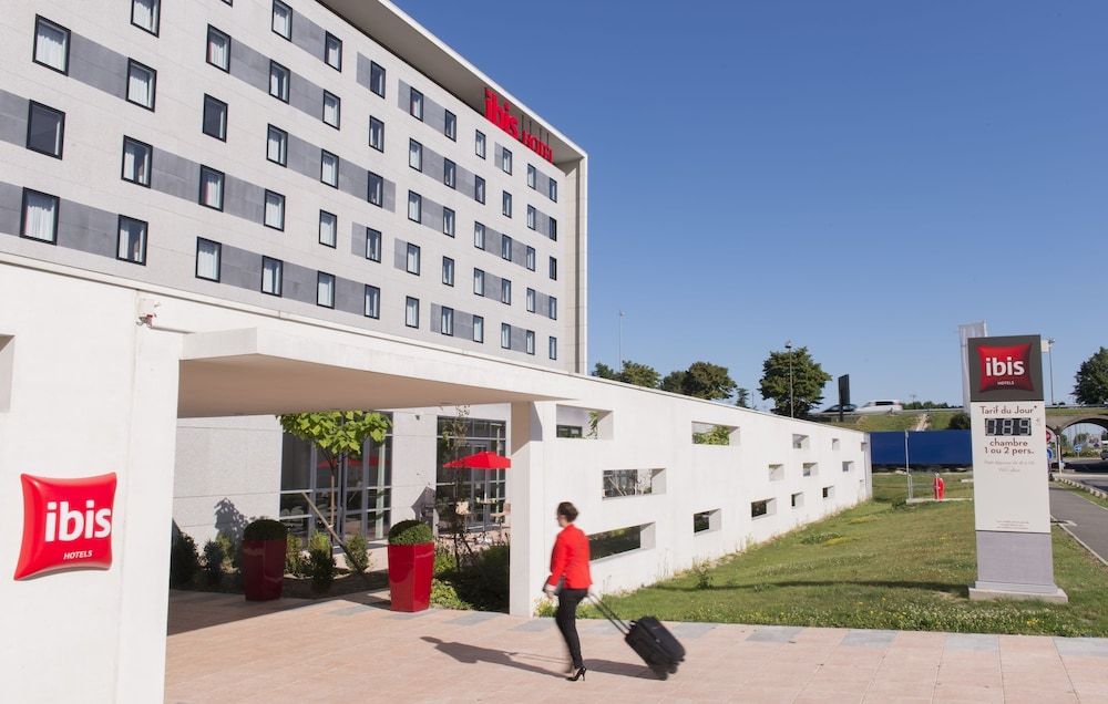 undefined ibis Paris CDG Airport 6