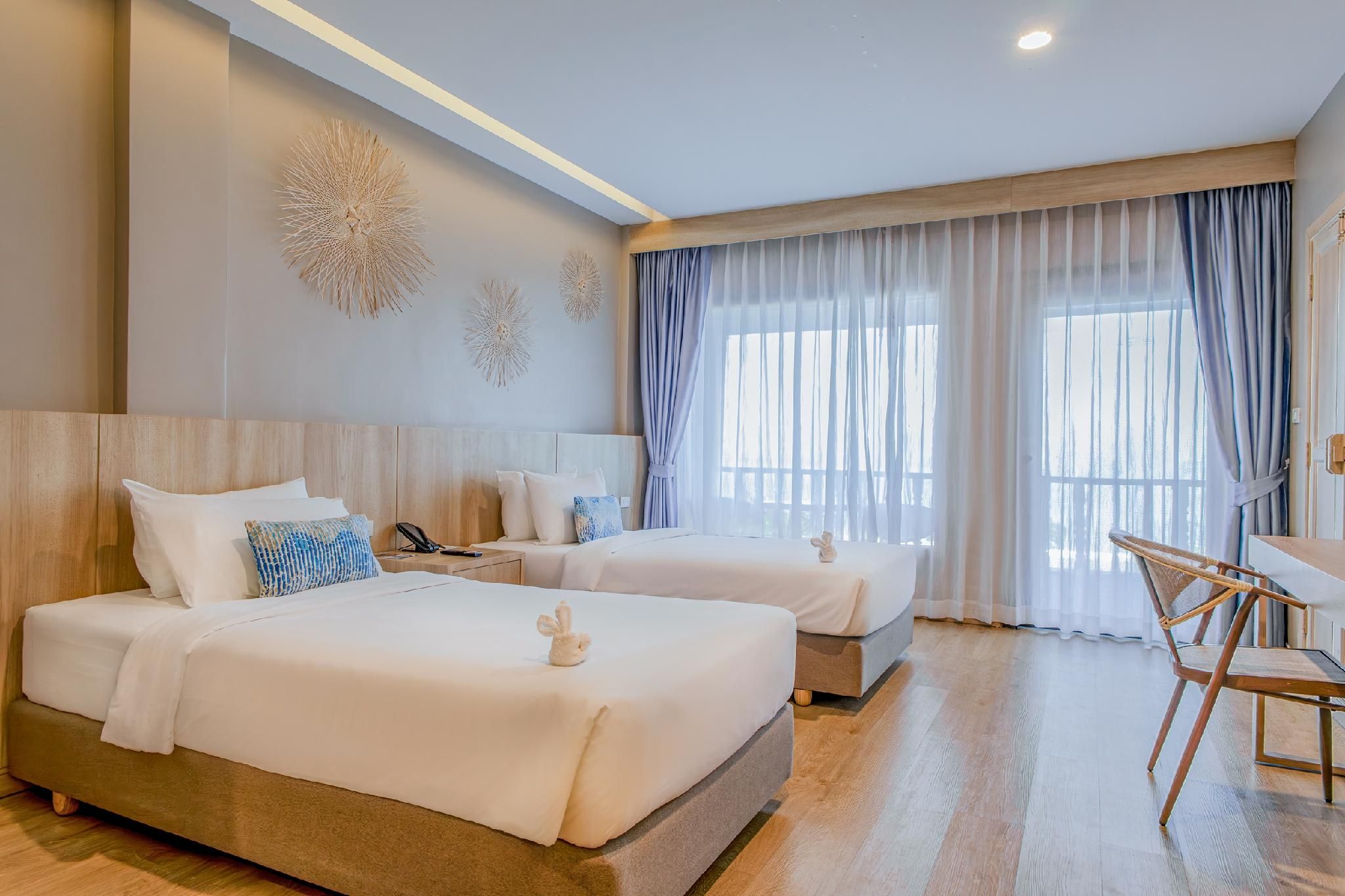 Namaka Resort Kamala Deluxe Hillside Room 2