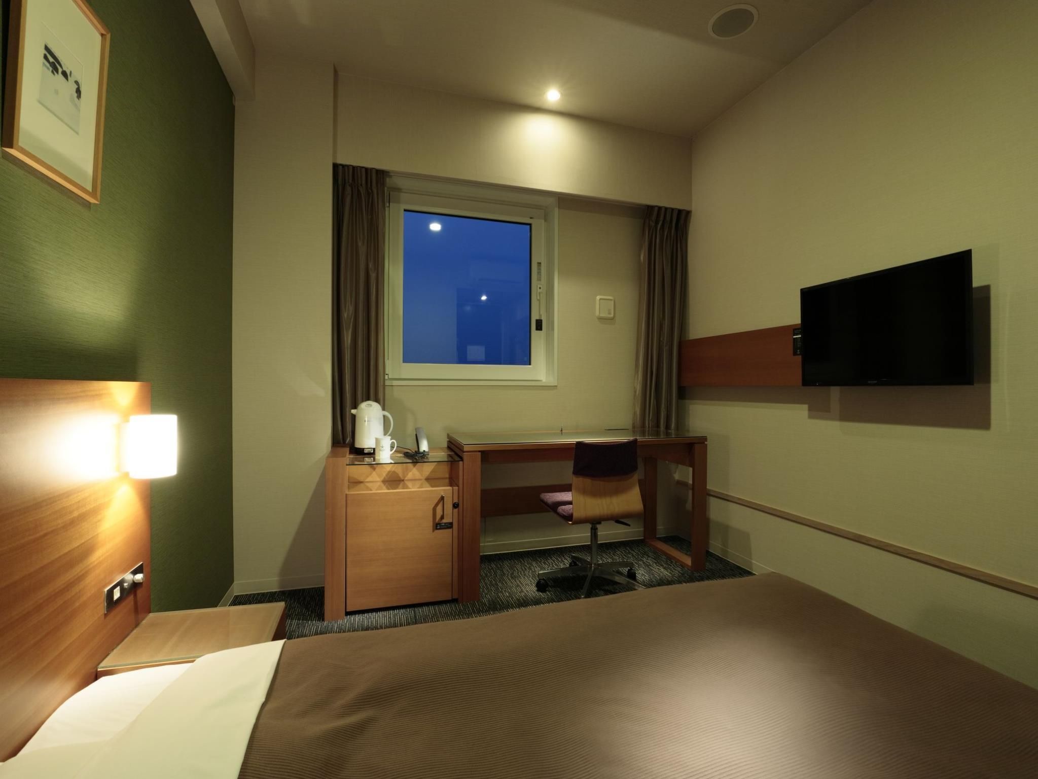 Moderate Double Room with Desk - Smoking