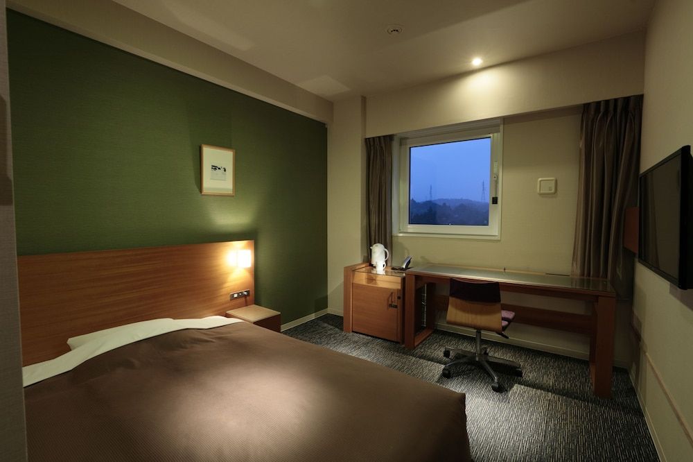 Compact Double Room, Smoking