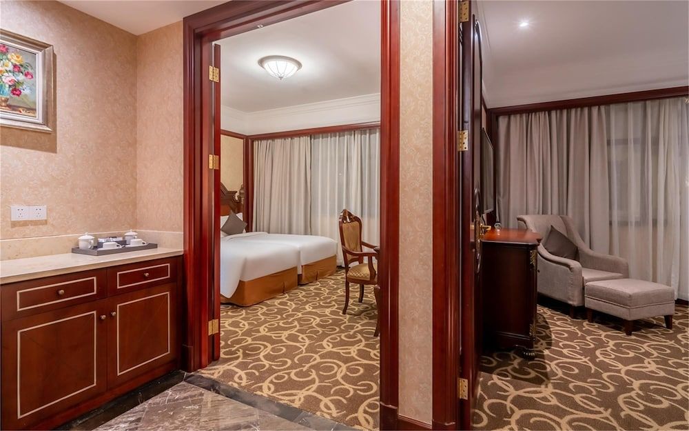 undefined Wyndham Shanghai Hongqiao 2