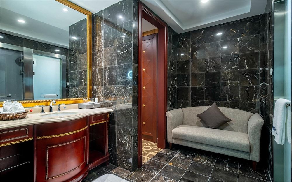 undefined Wyndham Shanghai Hongqiao 10