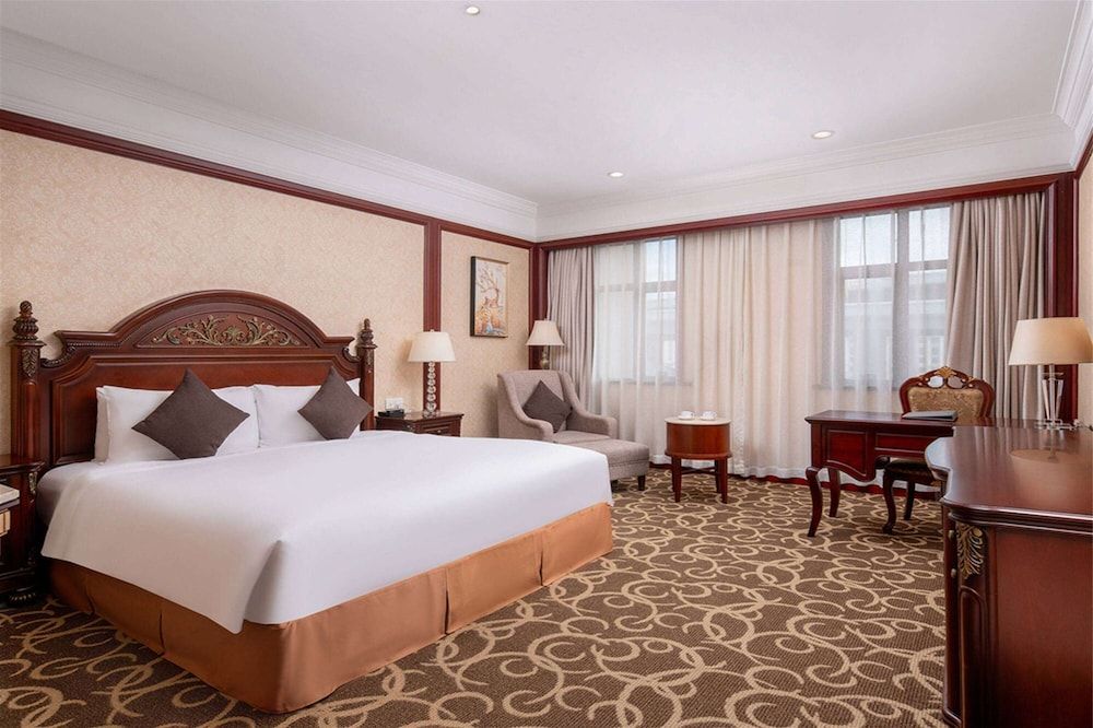 undefined Wyndham Shanghai Hongqiao 3