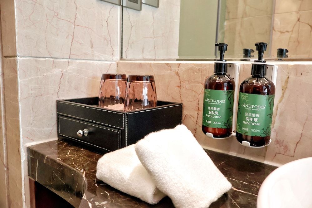 Crowne Plaza Tianjin Binhai Center by IHG Junior Suite, 1 King Bed 3