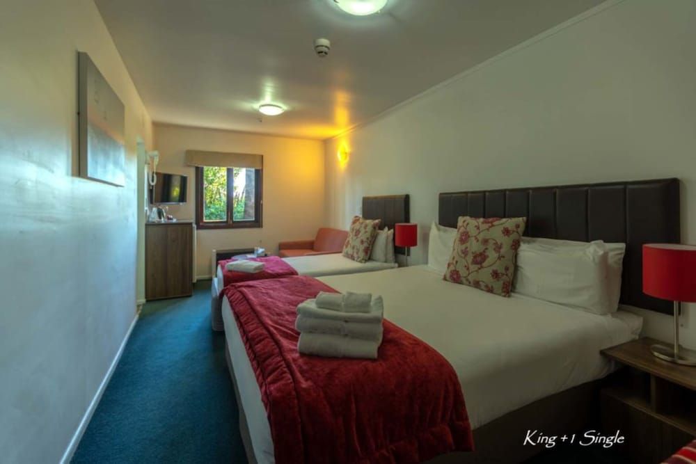 The Park Hotel Ruapehu Queen + Single Room 2